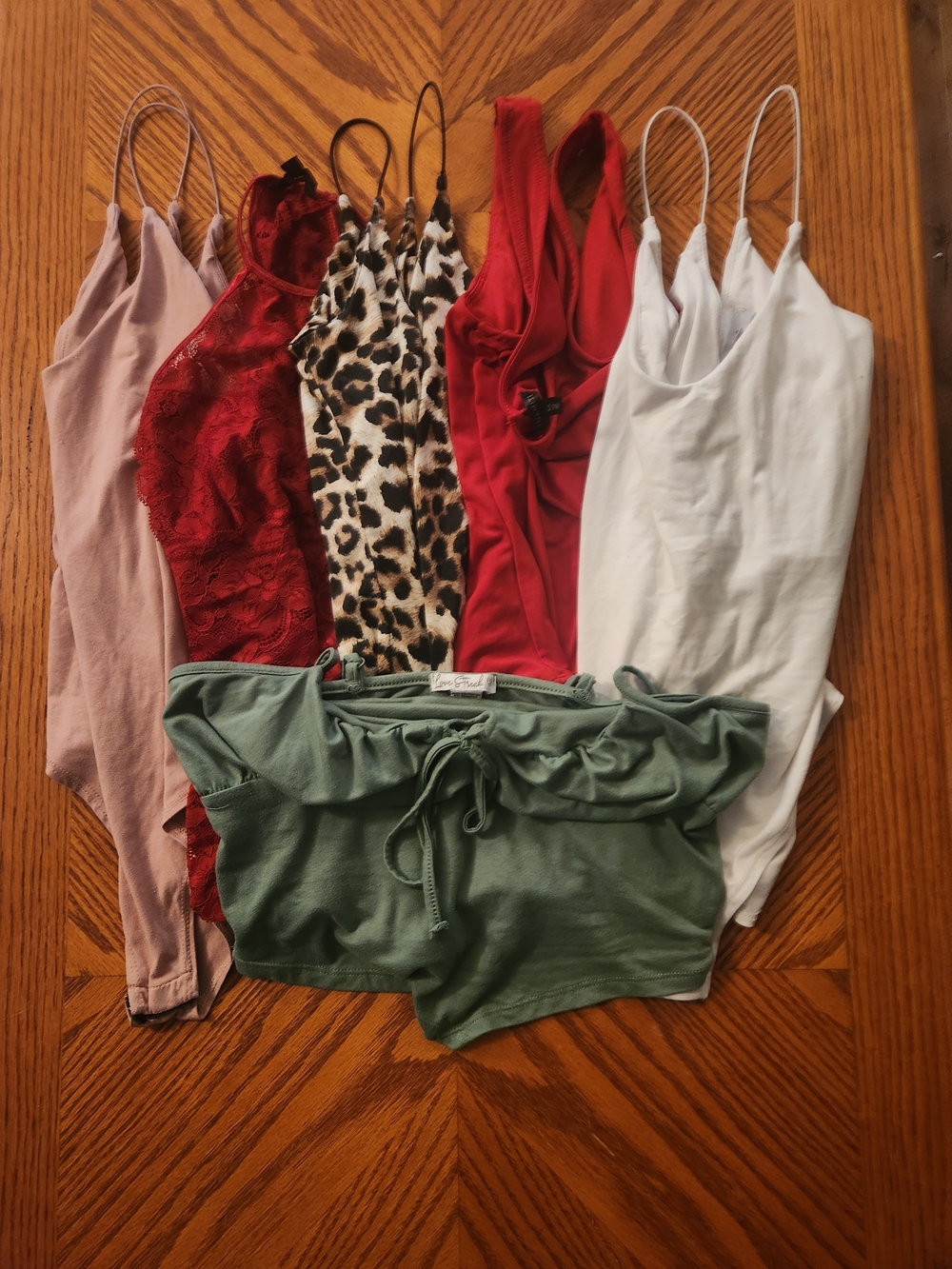 Women's Lot Of 6 Tops